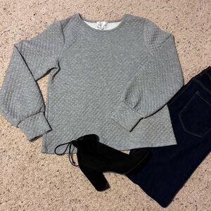 Dainty Jewels women’s grey quilted long sleeve sweater, size M